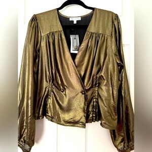 NWT Dressy, elegant blouse. Short blazer style
